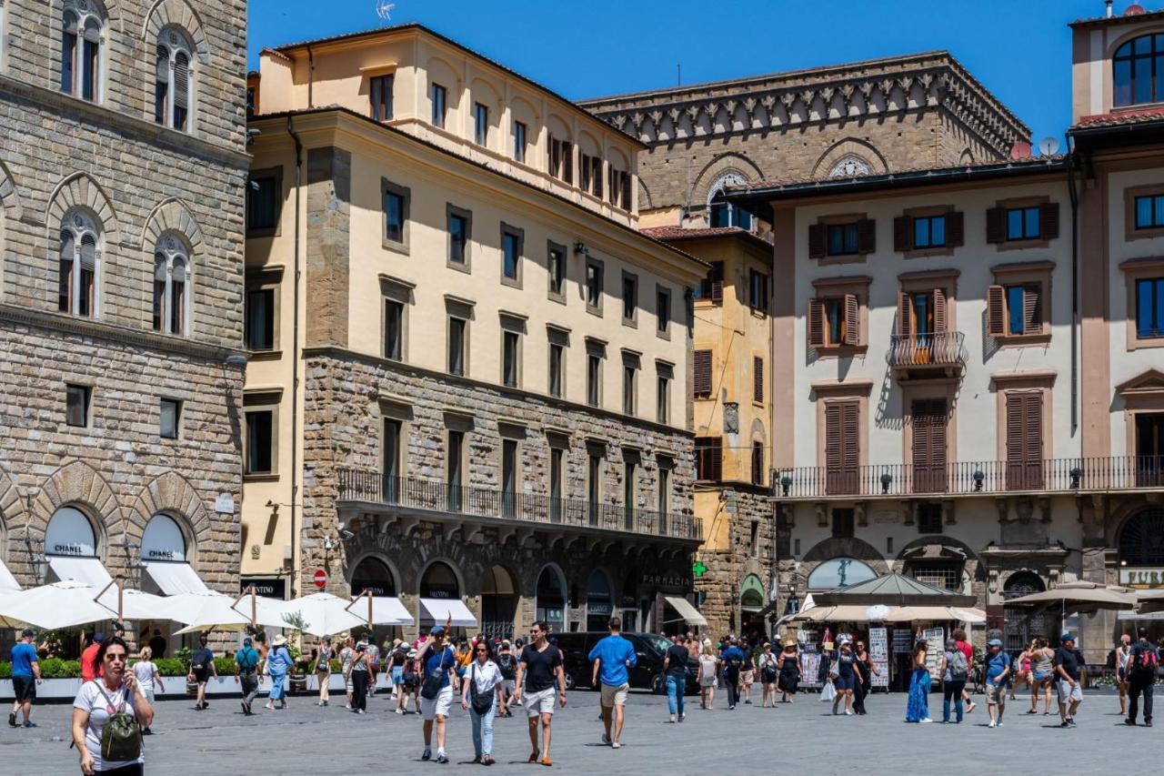 - Palazzo Signoria Luxury 5 - Nettuno Florence